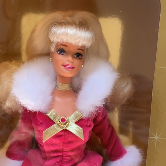 Avon winter rhapsody Barbie special  edition - Picture 5 of 5